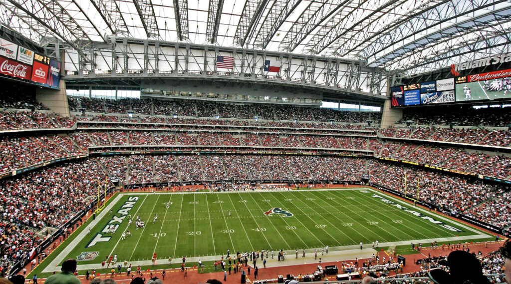 ᐈ 10 найбільших стадіонів НФЛ у США - великі стадіони для американського футболу - самі великі 2024
