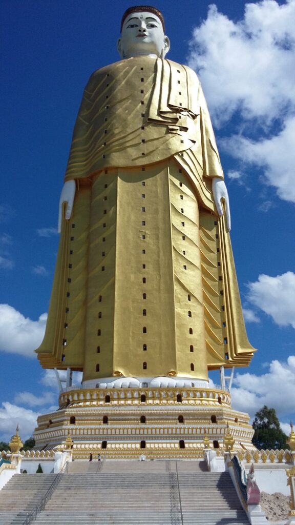 ᐈ 10 найбільших статуй у світі - великі статуї - самі великі 2024