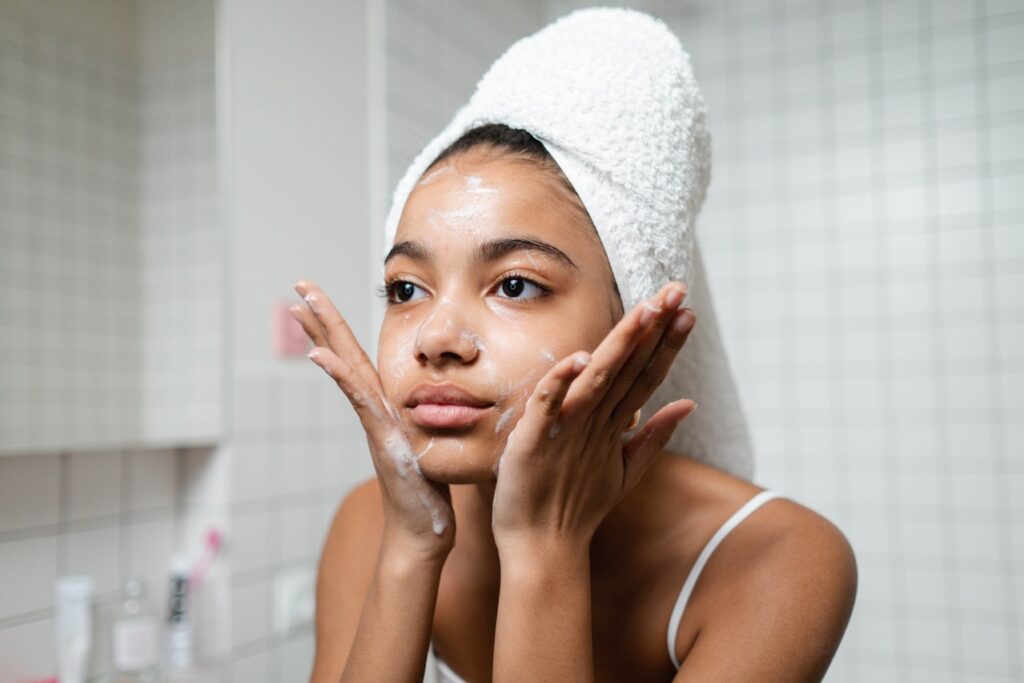 Догляд за шкірою - Як підліткам доглядати за шкірою?