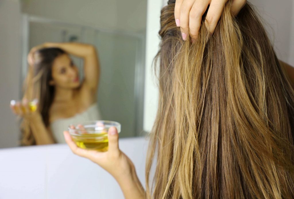 Лікування волосся - Як лікувати волосся гарячою олією?
