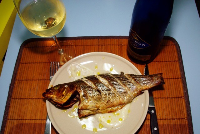 Їжа і напої: як правильно поєднувати на святковому столі