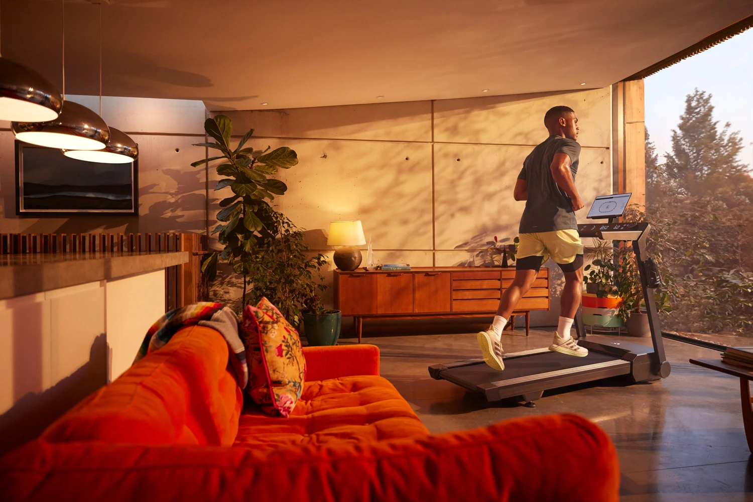 Беговая дорожка как эффективный инструмент для домашних кардиотренировок